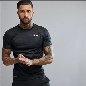 Nike Training Dry Camo Print t-shirt in dark grey size medium